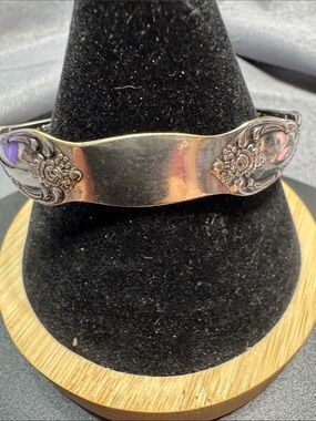 VTG Floral-Engraved Silver-Tone Cuff Bracelet By Roger’s Oneida